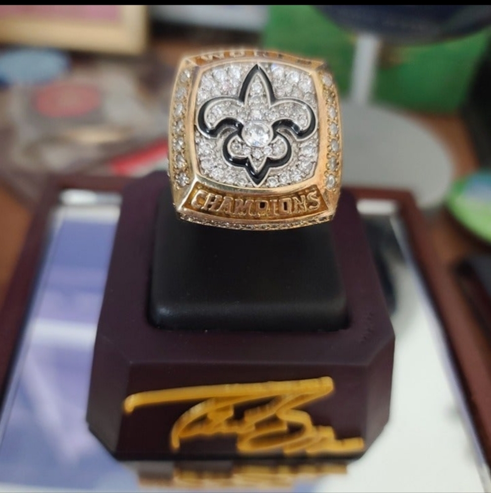 Genuine 2009 New Orleans Saints Super Bowl Ring - BREES Display Case